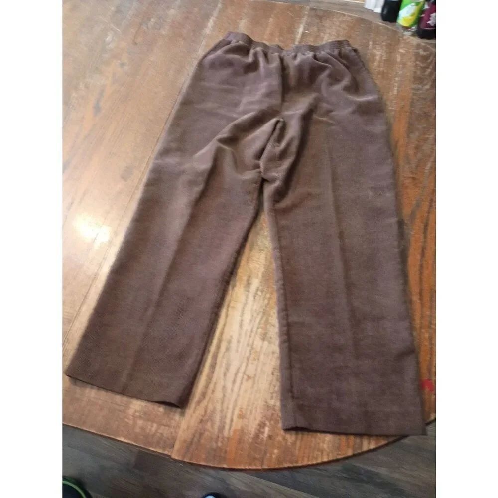 12P Alfred Dunner Brown Corduroy Casual Pants Trousers Slacks Elastic Waist